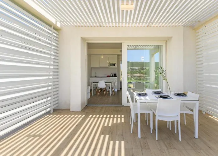 Stunning Capo Falcone Charming 1 Bedroom Sleeps 4 דירה *